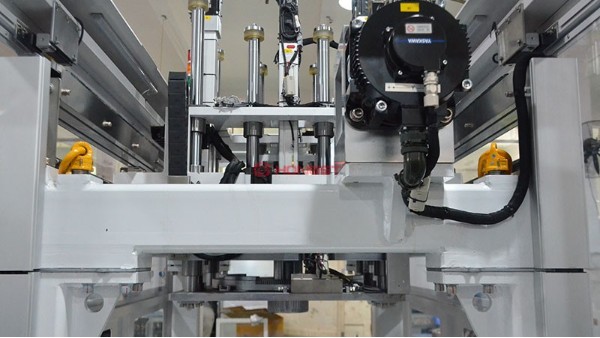 红桃国际的扁线电机自动化设备智能控制系统