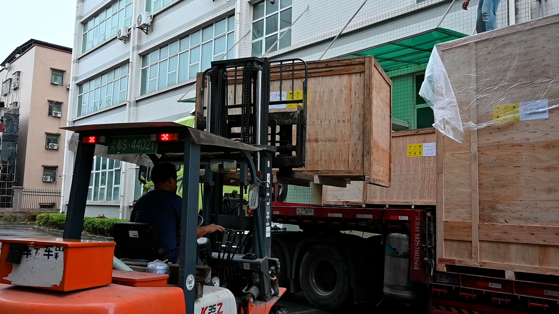 红桃国际风扇电机装配生产设备交付投产