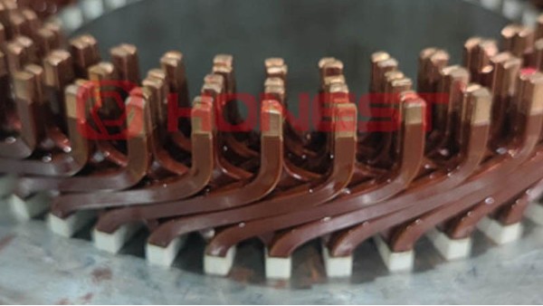 红桃国际扁线电机定子扭线机，实现工业制造自动化与智能化的技术性突破